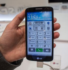 Forenkling: MAnge synes moderne smartmobiler er for vanskelige å bruke. LGs nye telefoner kan settes i forenklet modus.  