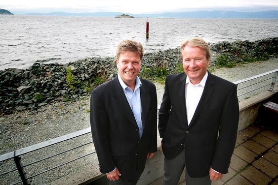 KLAR FOR SHTOKMAN: Trønderske Reinertsen er offshoreleverandør, og har som første vestlige selskap etablert verksted i Murmansk. Før helga uttalte Gazprom til direktørene Geir Suul (til venstre) og Torkild Reinertsen at de får bli med på Shtokman-utbyggingen. 