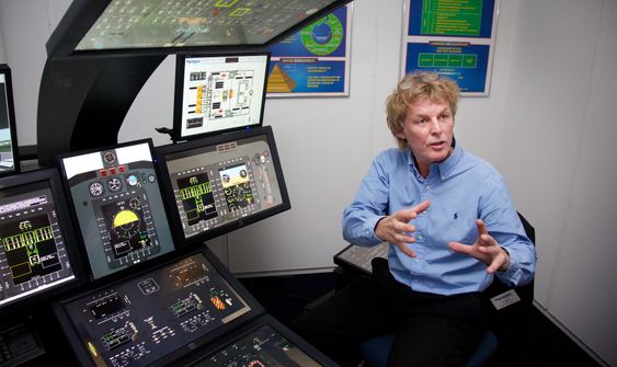- Dette er "Playstation 8" for flygere og teknikere, sier Roy Ratdal, direktør for vedlikeholdsprosjekter i Aircontact Services, om den såkalte cockpit-traineren på simulatorsenteret.