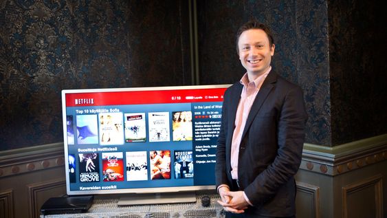 Kommunikasjonssjef Joris Evers i Netflix sier de snart vil lansere mer lokalt innhold, for eksempel en del som har gått på NRK og TV2.  