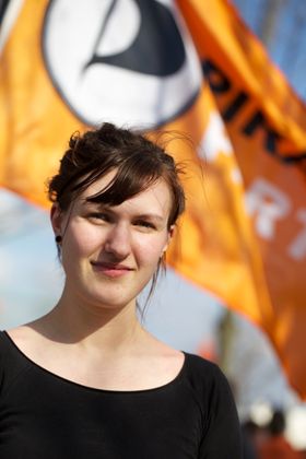 Leder i Piratpartiet i Norge, Tale Haukbjørk Østrådal, støtter tiltakene til det tsjekkiske søsterpartiet.