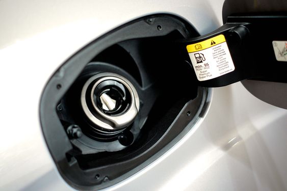 I dag leveres alle Ford-modellene med et system som forhindrer fylling av feil drivstoff.       