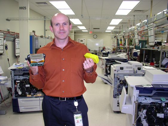 Tror på voks:Xerox sjef for smeltevoks, Jeff Banks, har vært med på utviklingen i snart 20 år. Han tror teknologien har mulighet til å få en mye større andel av kontormarkedet. 