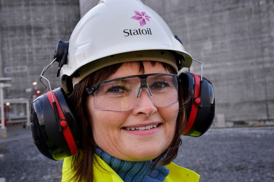 ATTRAKTIVT: - Vi tiltrekker oss unge arbeidstagere. Gjennomsnittsalderen for de ansatte her på Melkøya er knappe 33 år, forteller Marit Hansen.