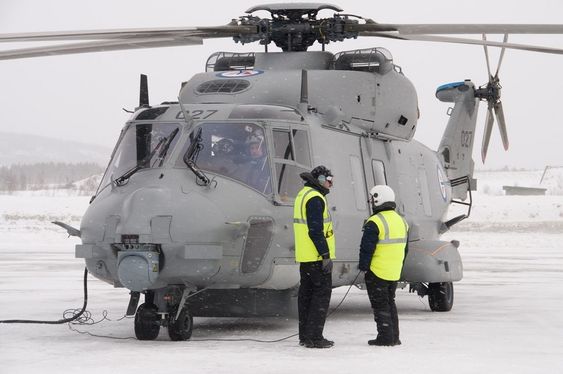 NH90 er den eneste redningshelikopterkandidaten som kun finnes med militær sertifisering og dermed kun kan registreres militært.