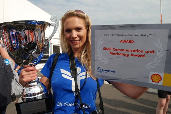 Silje Owrenn førte laget DNV Fuel Fighter til topps i konkurranse om kommunikasjonsprisen under Shell Eco-marathon
