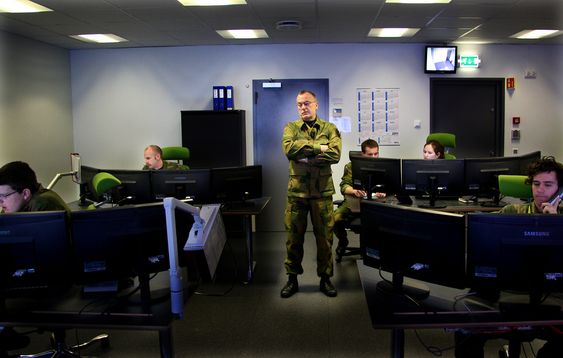 RUSTER OPP: Generalmajor Roar Sundseth har kommando over Norges ferskeste og raskest voksende hærstyrke. Her i "Det aller helligste": CMD-enheten ved Forsvarets senter for beskyttelse av kritisk infrastruktur (FSKI) på Jørstadmoen.
