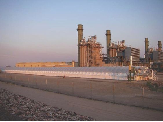 Amerikanske GreenFuels algedyrkingsanlegg i Arizona  henter sin CO2 fra gasskraftverket Redhawk, og har levert noen av verdens til nå mest lovende resultater.