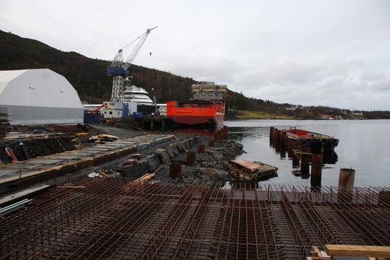 FRAMTIDSTRO: Kleven Maritime har investert flere millioner kroner i utvidet kai for å kunne utruste flere skip samtidig.