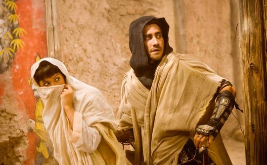 Hverken Gyllenhaal eller Arterton ser veldig persiske ut i Prince of Persia.
