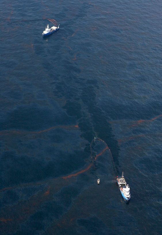 Flere titalls kilometer med oljelenser var ikke nok til å forhindre at oljesølet fra den havarerte boreplattformen Deepwater Horizon i Mexicogolfen nådde land i Louisiana.