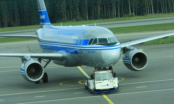 A320-serien blir ikke erstattet med det første. Her er en A319 fra Finnair med samme dekor som Convair-flyene deres hadde på 50-tallet.