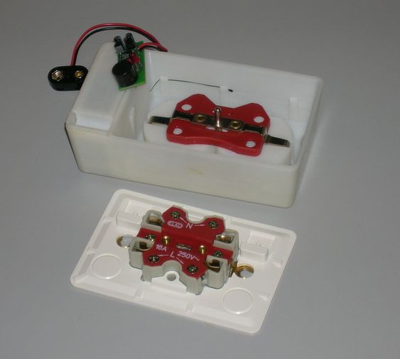 Prototyp av lysbuedetektor i kontaktpunkt