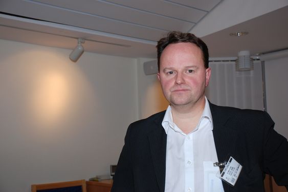 Cato Kjølstad, NoBio, i møte med statsråd Terje Riis Johansen 3. november 2009