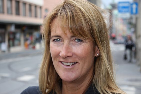 VIKTIG: ¿ Det er viktig å skifte ut trafikkskilt der hvor vi kan påvise at gamle skilt går ut over trafikksikkerheten, sier administrerende direktør i Trygg Trafikk, Kari Sandberg.