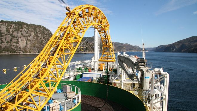 Nå snakker Statnett med Tyskland og Storbritannia om fiber på havbunnen