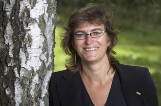 Miljødirektør Ellen Hambro mener det er riktig av Miljødirektoratet å komme med sine samfunnsøkonomiske merknader til 24. konsesjonsrunde.