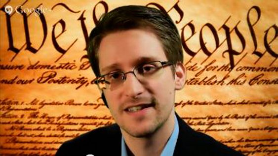 Nyheten er basert på dokumenter lekket av Edward Snowden. Her snakker han under en videokonferanse tidligere i mars. 