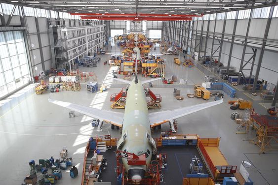 A320-fabrikken her i Hamburg skal sammen med Toulouse, Tianjin og Mobile produsere 46 fly i måneden om et par år fra nå. 