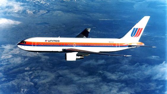 United Airlines satte sin første 767 i drift 8. september 1982.  