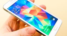 Galaxy S5 var både vanntett, hadde utskiftbart batteri og kunne utstyres med minnekort.