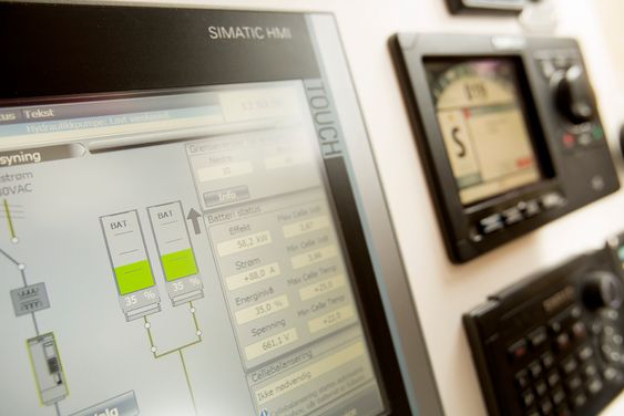 Simatic-systemet overvåker tilstanden på batterier og fremdriftssystem. Foto: Siemens