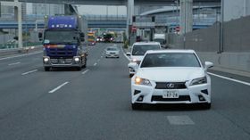 Toyota har demonstrert Highway Teammate på motorveien i Tokyo. 