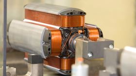 Fra produksjon av stator til Renaults R240-motor.