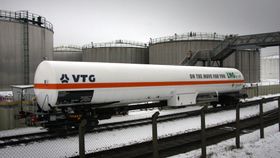 Det første av to LNG-tankvogner med volum på 111 kubikkmeter gass nedkjølt til -163 grader celsius. 