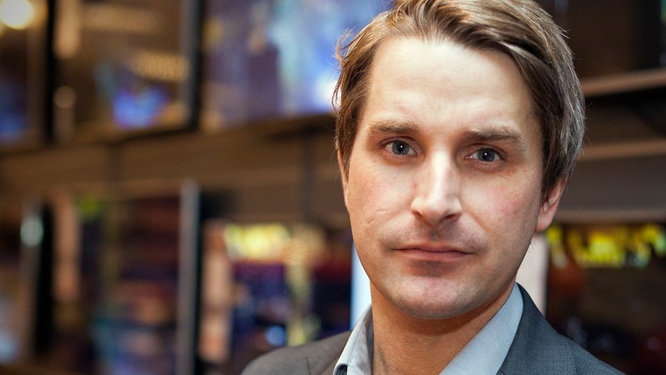 Fagdirektør for digitale tjenester i Forbrukerrådet, Finn Myrstad, mener det minner om keiserens nye klær når Canal digital krever nettleie av kunder som velger bort TV-pakker.