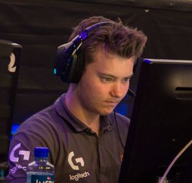 Henrik «Neto» Kristengård under Telenorliga-finalen på SpillExpo høsten 2015.