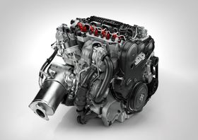 Mindre og mer effektive motorer bidrar til å redusere utslipp. Foto: Volvo