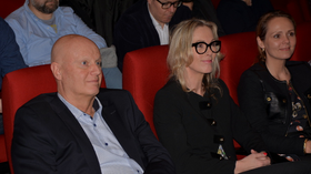 Direktør for Norsk filminstitutt Sindre Guldvog (til venstre), administrerende direktør for Innovasjon Norge Anita Krohn Traaseth (midten) og kulturminister Linda Hofstad Helleland la fram Spill ut i verden til bransjen.