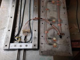 Ultralyd: Inne i detektoren finner vi åtte piezoelektriske elementer som lager et elektronisk bilde av dekket. De fanger opp om dekket har pigger.