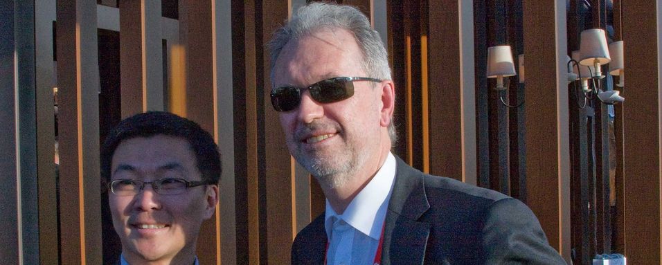 Administrerende direktør i Huawei Norge, Eric Zhang, undertegnet for ett år siden en rammeavtale med Altibox-sjef Nils Arne Bakke under Mobile World Congress i Barcelona. Om Huawei står bak den kommende lanseringen av skybaserte tjenester, vet vi ikke før fredag.