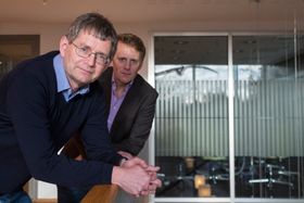 Adm. dir. Per Jæger (t.v.) og markedssjef Jens Sjøgren i Bolig-produsentene frykter skiftende energikrav skal gi prosjekteringsfeil fordi beregningsmetodene endres uten at folk rekker å bli trygge på hvordan de brukes.
