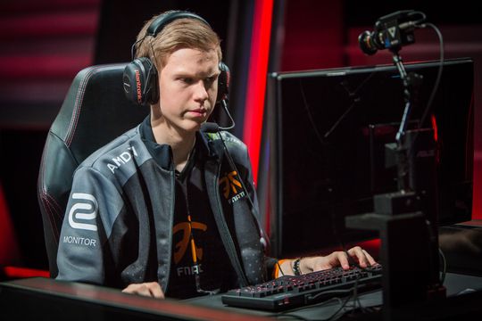 Johan «Klaj» Olsson erstattet Lewis «Noxiak» Felix i februar, og har fått skryt fra sin landsmann Martin «Rekkles» Larsson.