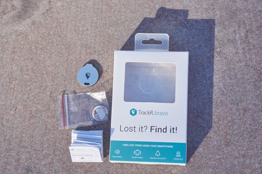 Dette følger med i pakken til TrackR Bravo.