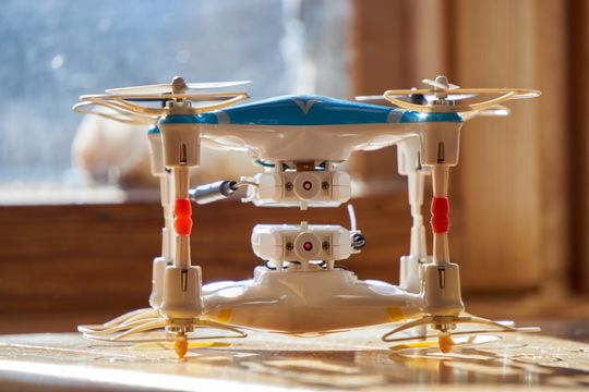 De to CX-30W-dronene er som to speilbilder av hverandre, og deler dermed de samme ulempene.