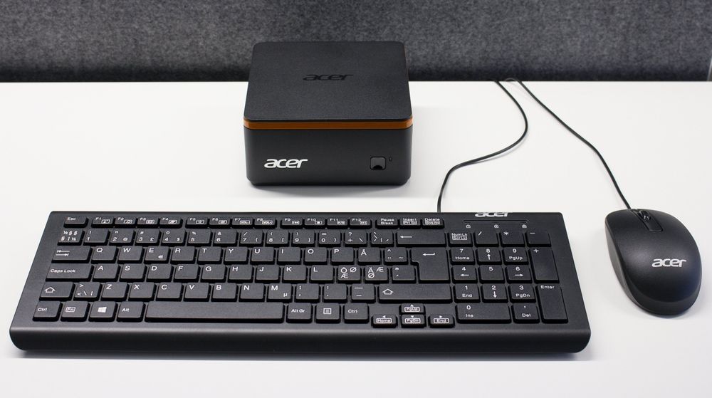 Acer Revo Build M1-601 med mus og tastatur.