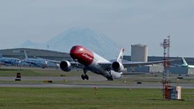 EI-LNI forlater Paine Field med kurs mot Oslo.