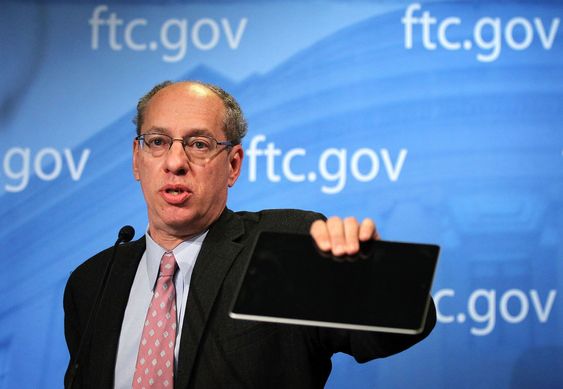Styreleder Jon Leibowitz i mektige Federal Trade Commission (FTC) frikjente torsdag Google for anklager om misbruk av markedsmakt i søkemarkedet. FTC avsluttet etterforskningen av Google etter at selskapet gjorde noen endringer i sin måte å drive på. 