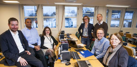 Hele teamet samlet: På bildet fra venstre ser vi Oddgeir Hvidsten, Thomas Anglero, Helene Braathen, Hanne Øverlier, Roar Jakobsen, Nils Arve Sande og Solveig Dalene.