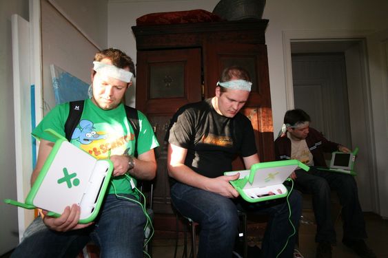 OLPC-skjermen fungerer fint selv med sollys direkte på den gjennom vinduet