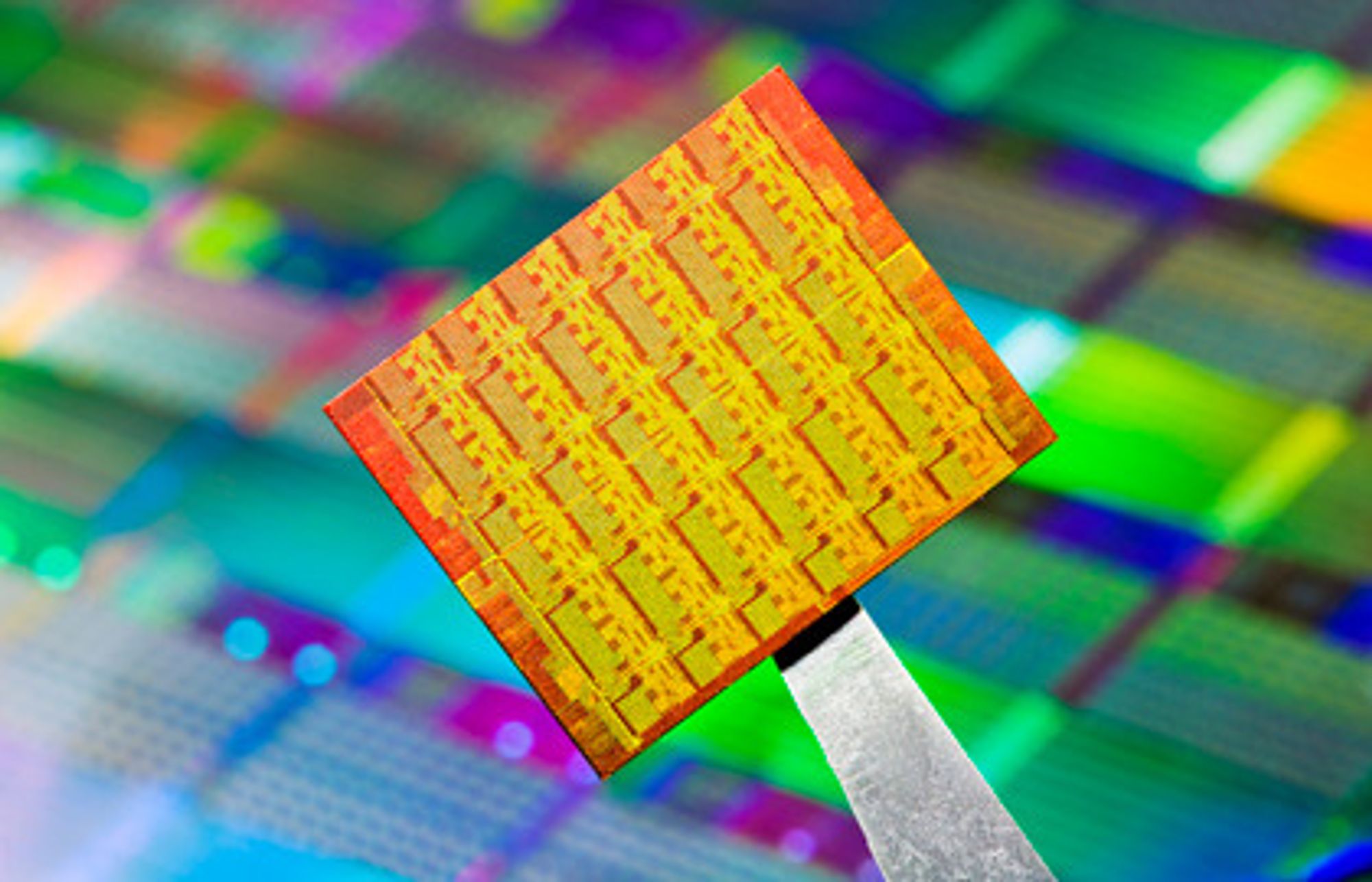Intel-prosessor med 48 kjerner.