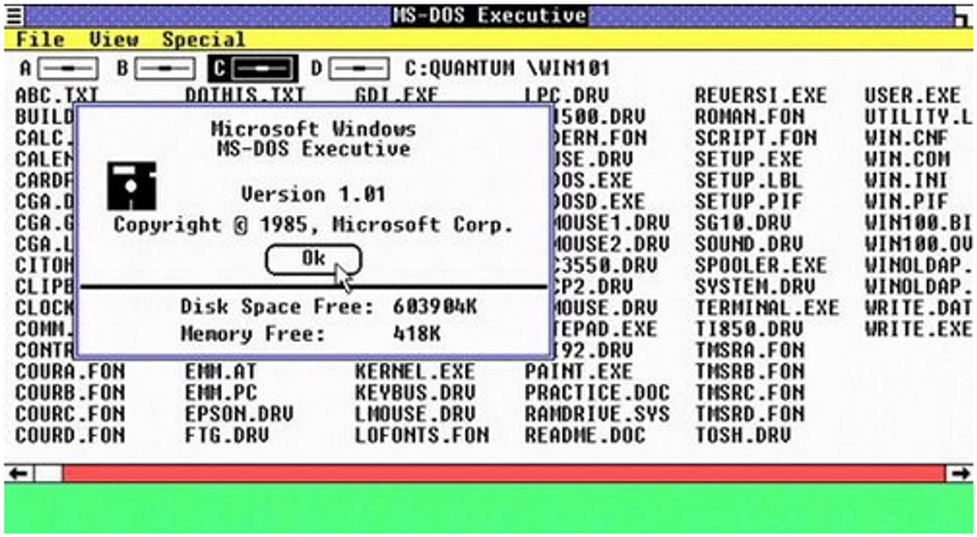 MS-DOS Executive in Windows 1.0, som i praksis var den første utgaven av Windows Explorer.