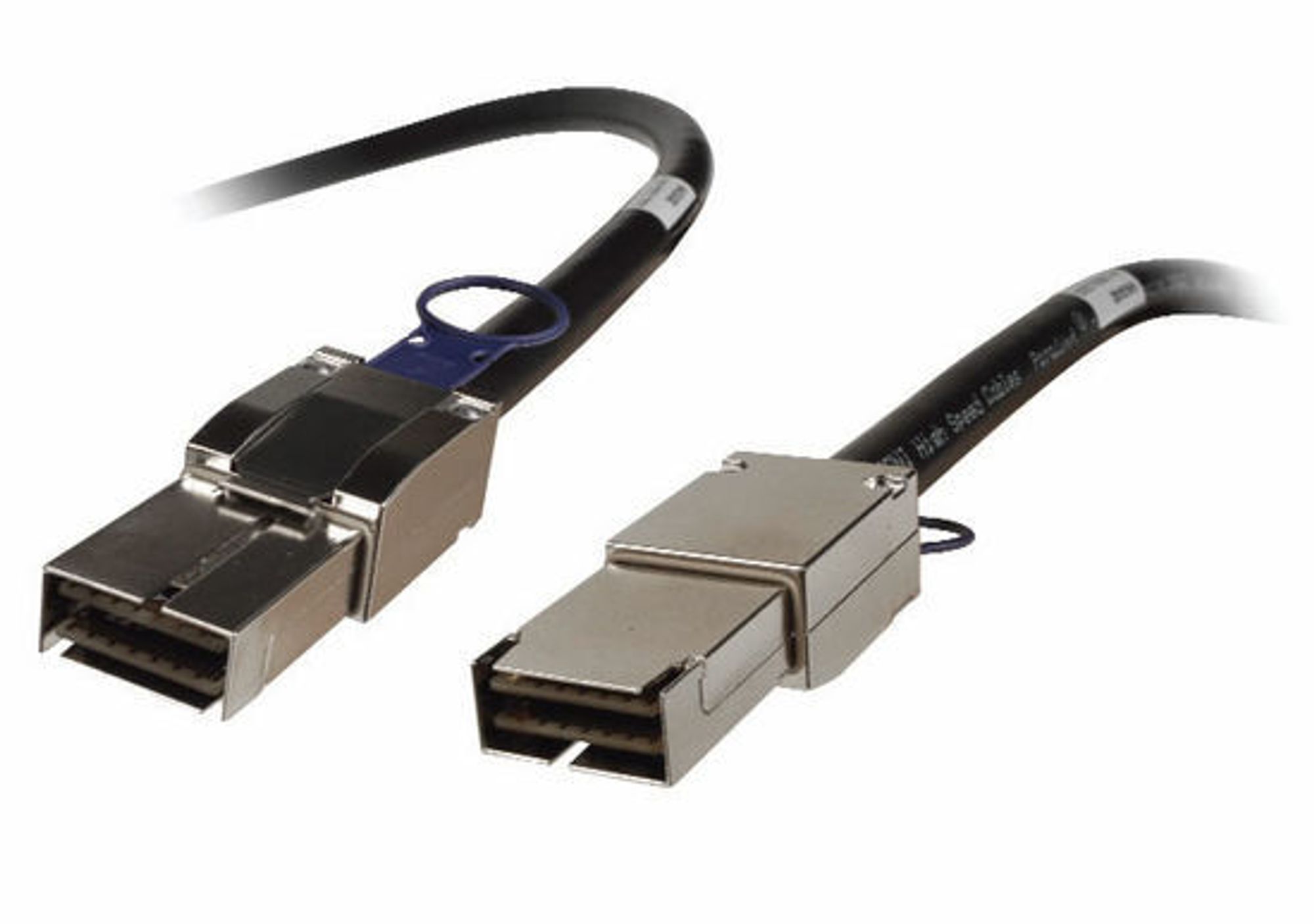 Kobberkabler med SFF-8642-kontakter for 100 Gigabit Ethernet.
