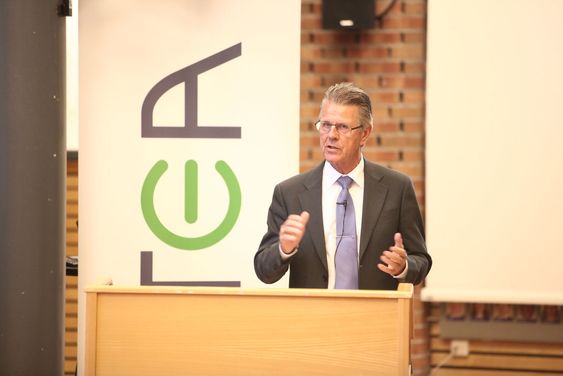 Ateas største aksjonær og styreleder, danske Ib Kunøe, mente første kvartal var "a tough business as ussual." Selskapet leverte noe svakere enn forventet - men den norske virksomheten går meget godt.