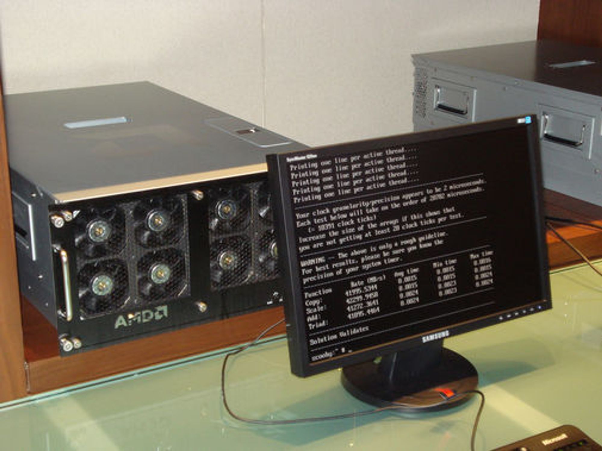Testsystem med AMD Istanbul.
