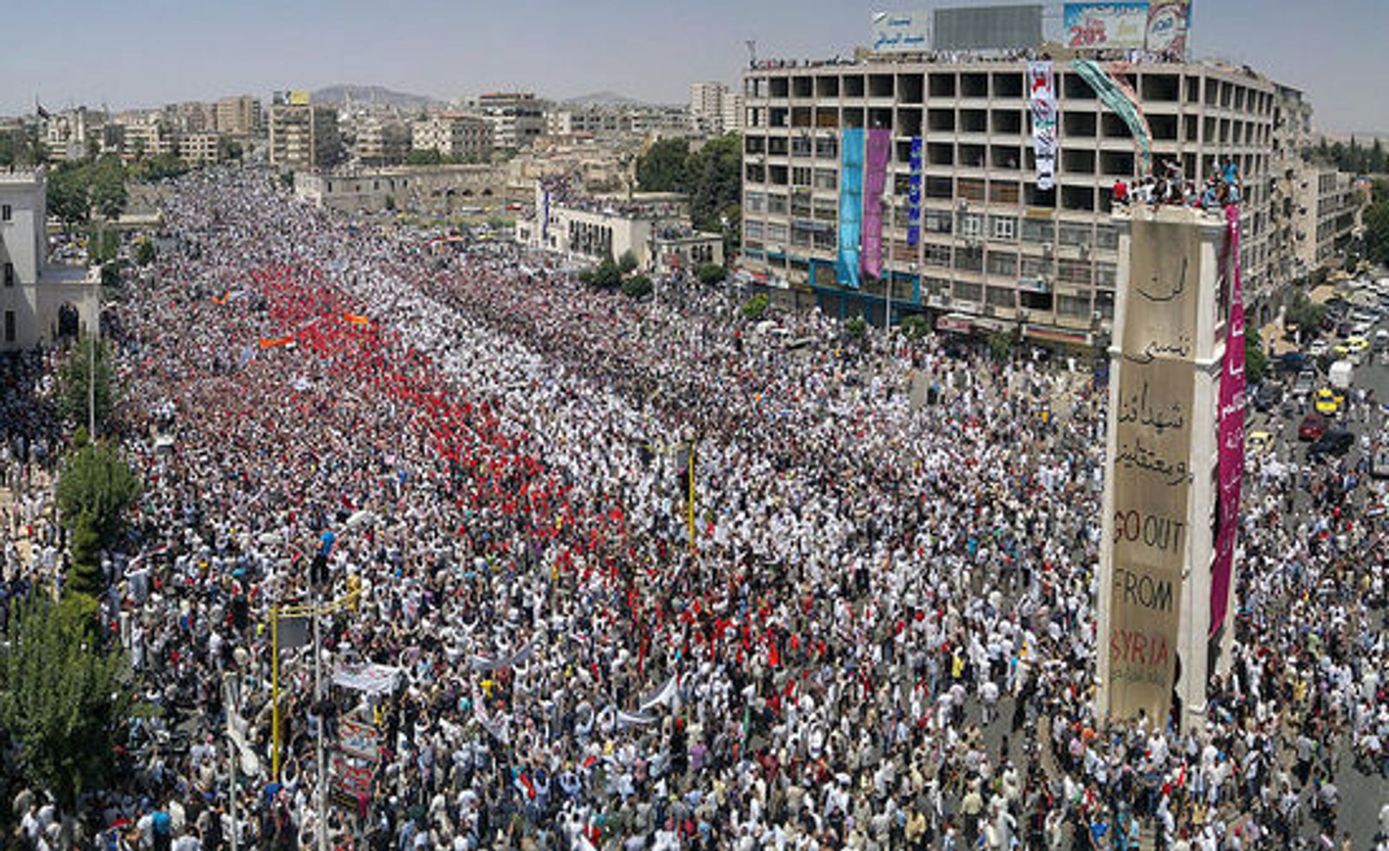 22. juli demonstrerte 700 000 i Al-Assy-plassen i Hama, mot Assad-regimet.